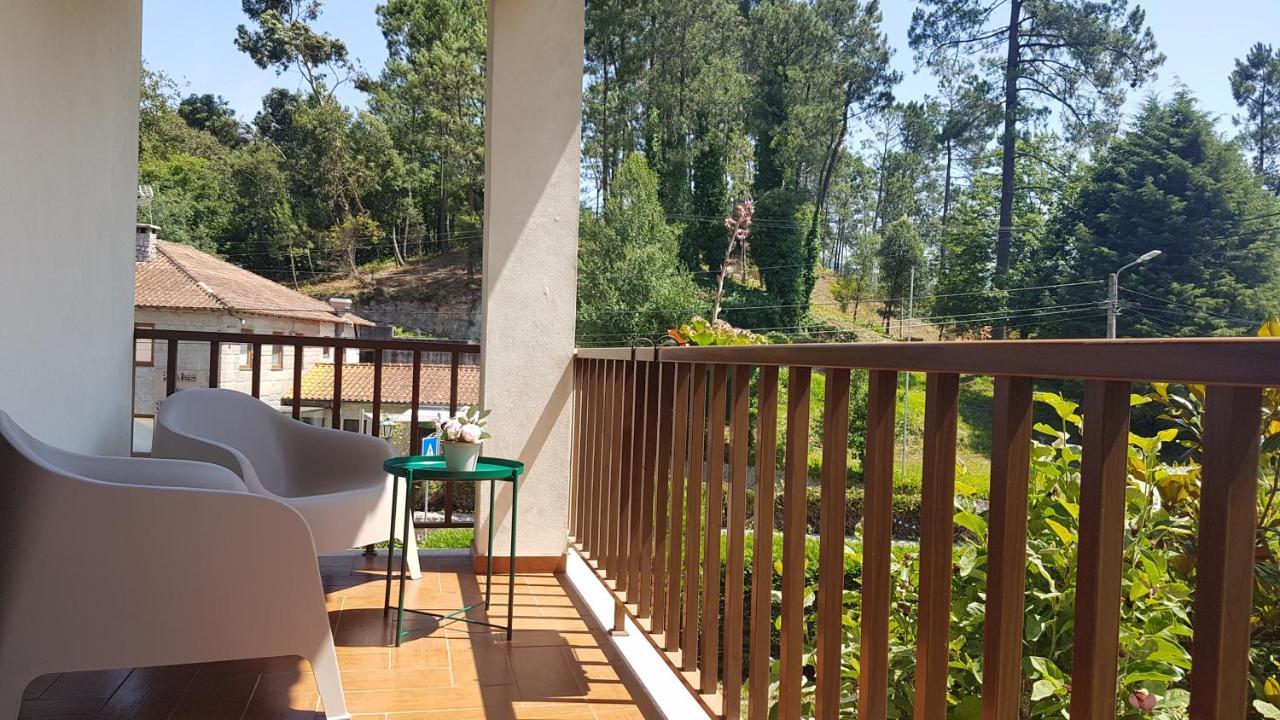 Sobreiro Apartamentos Rio Caldo Bagian luar foto
